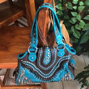 Mountain West purse with conceal carry pocket